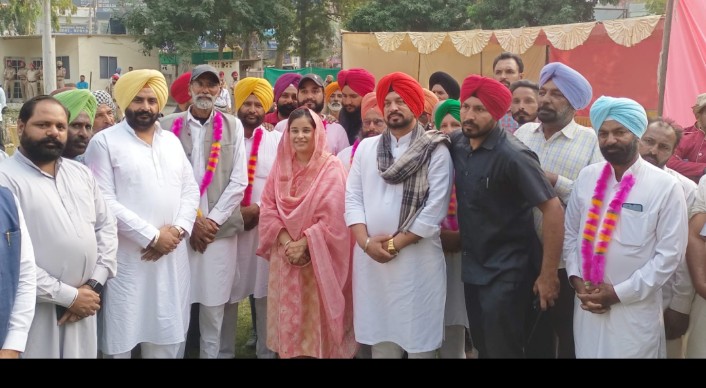 Dozens of Panchayats Joined the Aam Aadmi Party in the presence of Dr. Gurpreet Kaur
